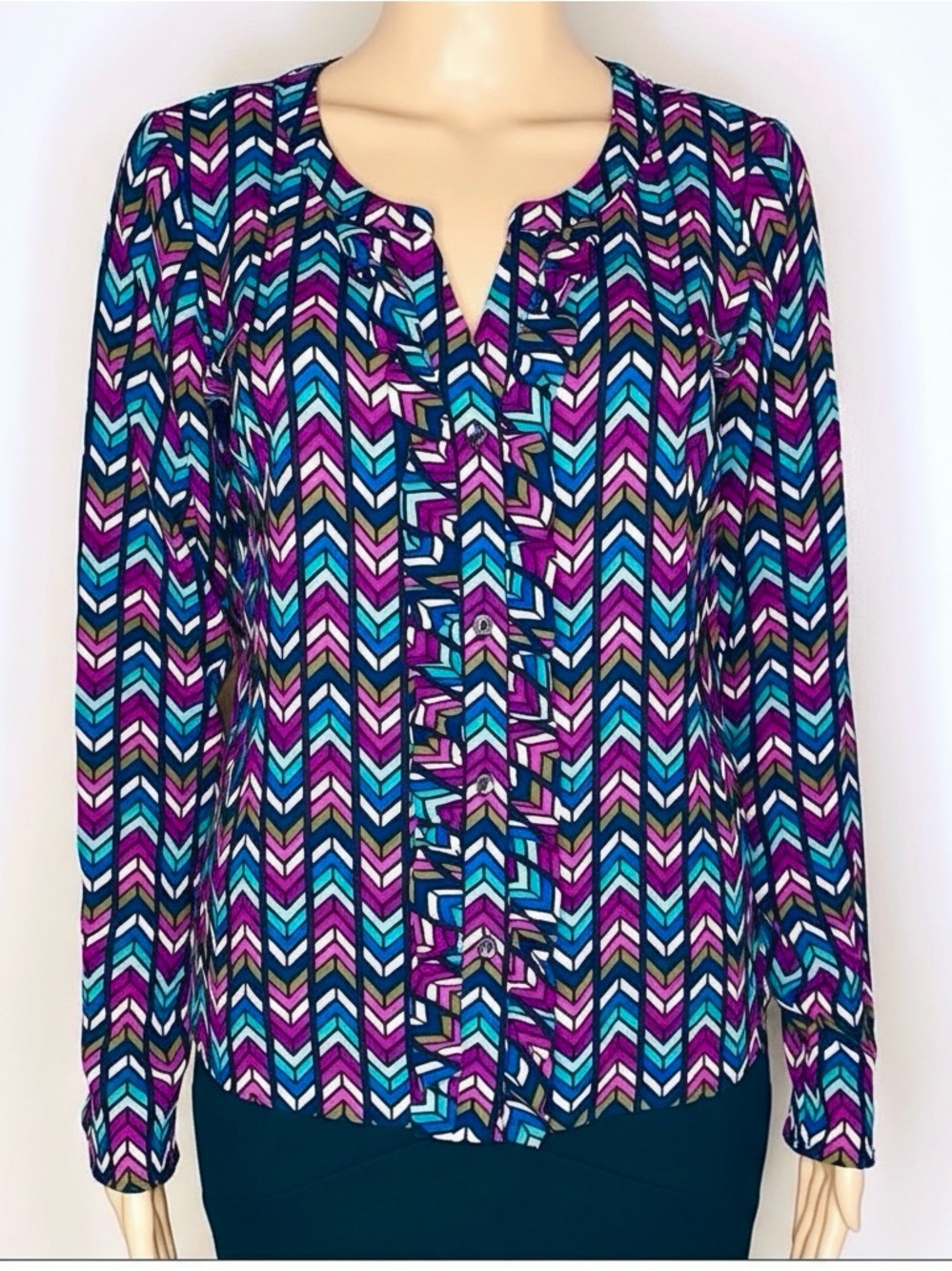 Candie’s geometric blouse with front ruffle, Sz.S